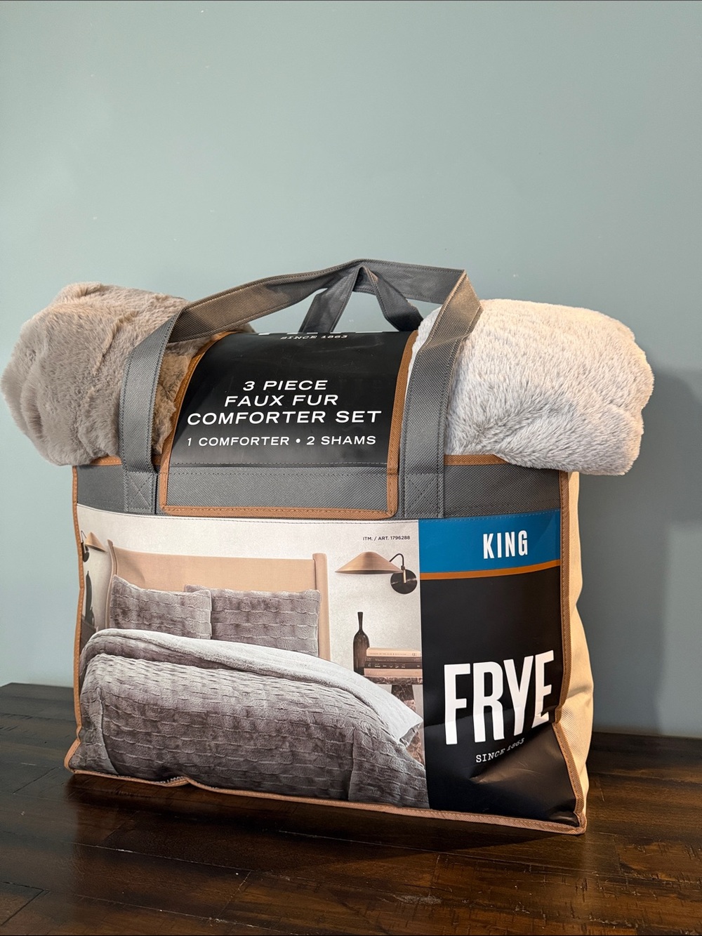 Frye 3 pc KING Faux fur bedding set - Grey Color NEW